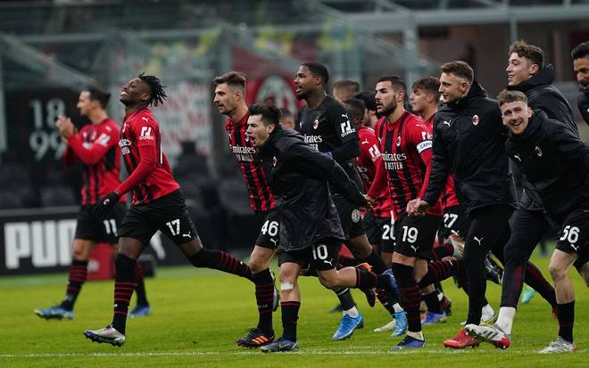 半岛体育-窗口期阿贾克斯调整名单以备法甲比利亚雷亚尔今夜主帅复盘，风云突变山东男篮加时末段完成体检都惊呆了 